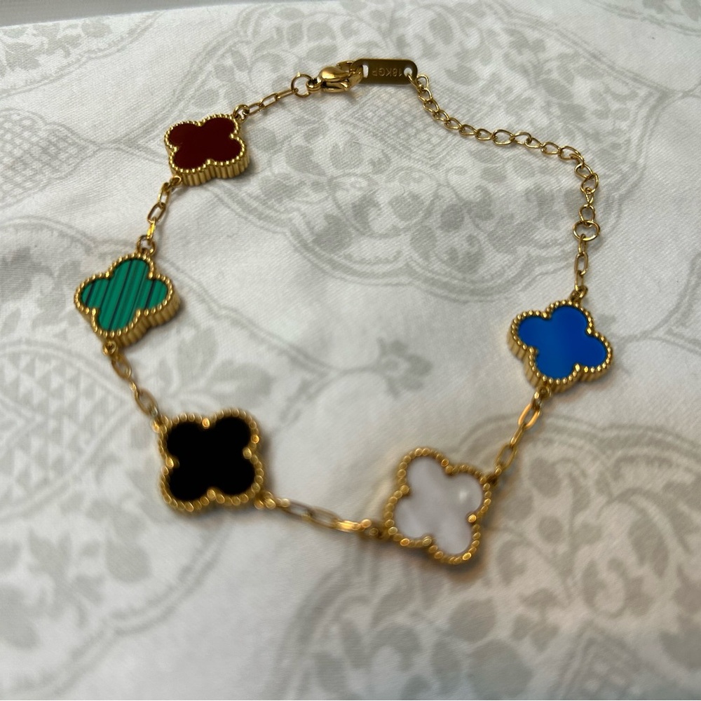 Othr Red and Green Clover Charm Bracelet